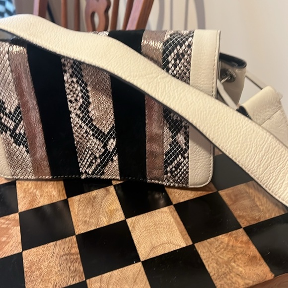 Purse - Picture 3 of 8